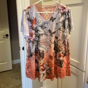 Pretty, knit spring blouse